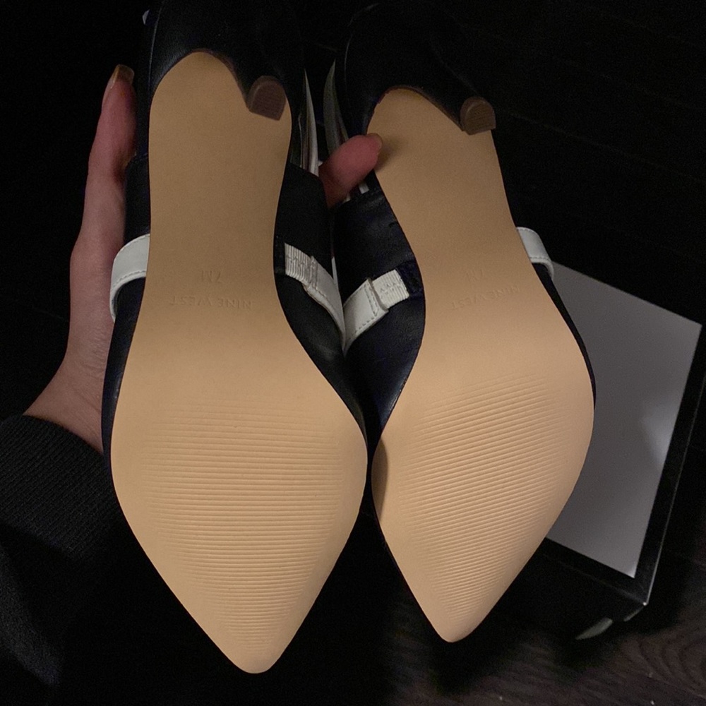 NWB Nine West Navy/White Heels - Picture 4 of 4